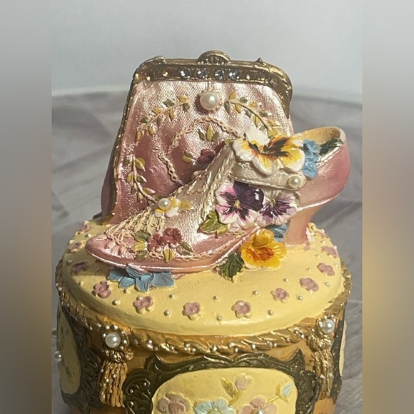 2000 Popular Imports Music Box Shoe & Purse Schubert’s Lullaby Floral - Picture 4 of 10